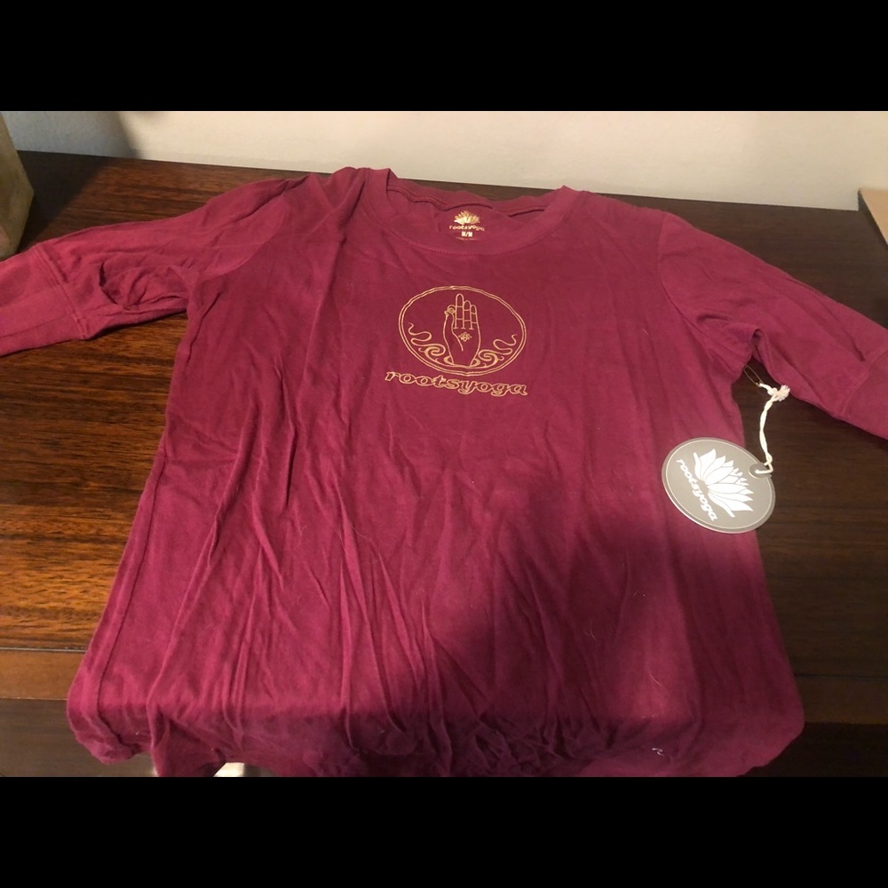 NWT Roots Yoga 1/2 sleeve shirt